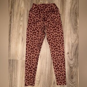 Balance Athletica Vitality Ascend King Cheetah Dusk Leggings - size small